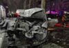 В Одессе BMW столкнулся с двумя автомобилями и снес столбы: есть пострадавшие
