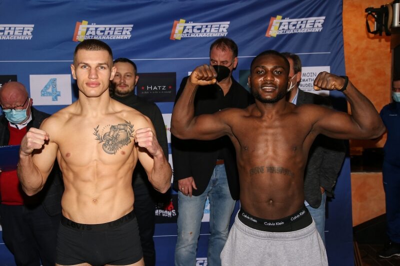 Українець Чухаджян побив боксера з&nbsp;Британії та&nbsp;взяв пояс IBF Inter-Continental: моменти бою