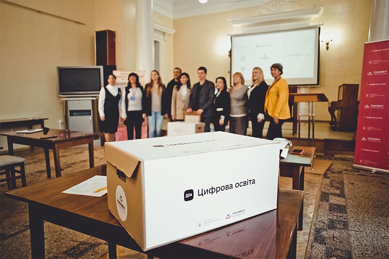 Благодійний фонд FAVBET Foundation допомагає армії та&nbsp;переселенцям