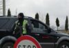 Чи можуть на блокпостах вручати повістки та перевіряти телефони: пояснення фахівця