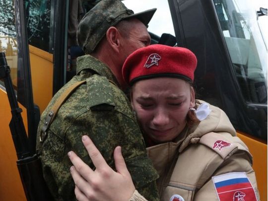 «Прищеплення ідеології патріотизму»: у школи рф повертають військову підготовку