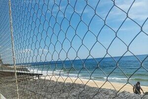 На 12-й станции Фонтана весь пляж накрыли настилом