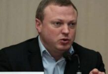 Депутат з Дніпра Олійник, який пише про інтереси рф, може перебувати за кордоном, — політолог