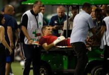 Страшна травма воротаря «Дніпра-1» Волинця в Афінах: відомий діагноз лікарів (відео)