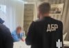 Підробив документи і їздив до Польщі як «волонтер»: митнику на Львівщині повідомлено про підозру