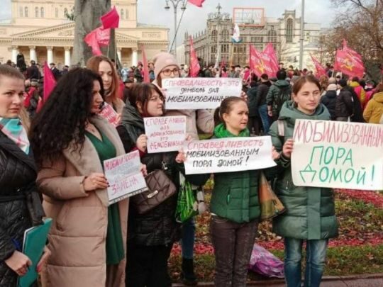 путін боїться дружин окупантів: кремль хоче їх&nbsp;підкупити