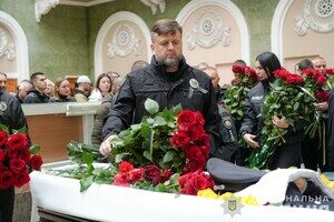 В Одессе простились с полицейскими, погибшими в результате ракетного удара 18 ноября