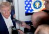 Трамп освобождает смартфоны и компьютеры от новых тарифов