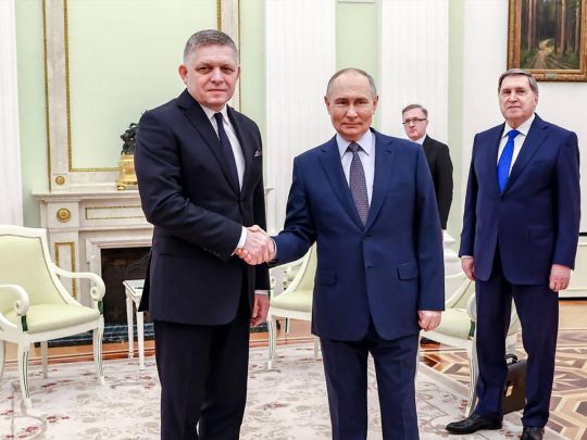 Польща та країни Балтії не пускають літаки Вучича та Фіцо через свій повітряний простір на «парад побєди»