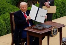 Трамп снова манипулирует тарифами