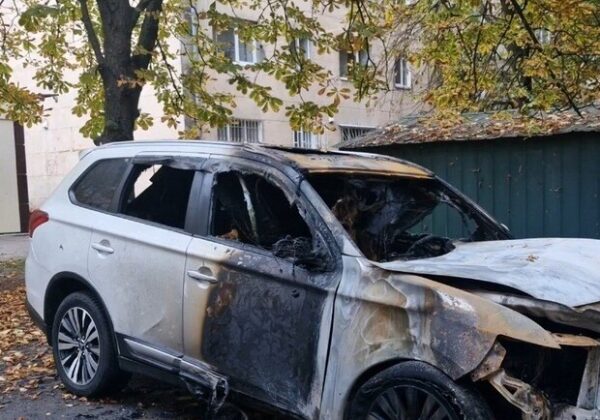 Поджог автомобилей на Черемушках в Одессе: полицейские задержали виновного