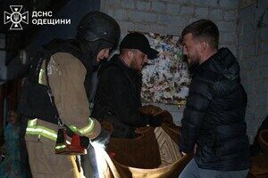 В квартирах заблокировало людей, есть пострадавшие: последствия ночной атаки БпЛА на Одессу (обновлено)