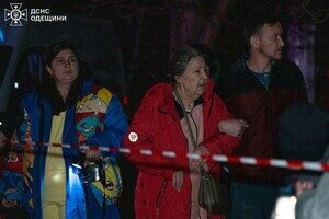 В квартирах заблокировало людей, есть пострадавшие: последствия ночной атаки БпЛА на Одессу (обновлено)