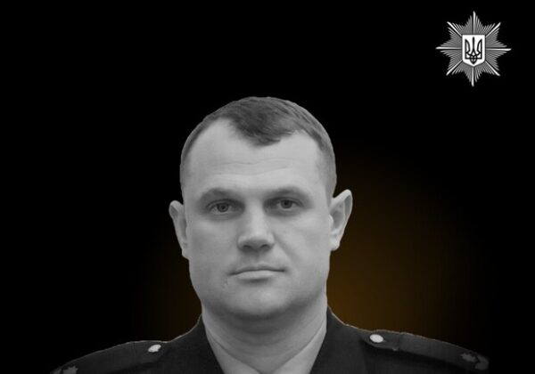 Погиб на востоке Украины: в Одессе простились с полицейским Николаем Яковецким