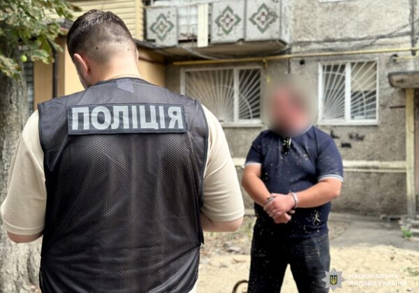 В Одессе будут судить мужчину, который угрожал пистолетом таксисту и пытался завладеть его автомобилем
