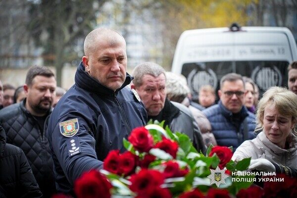 Погиб на востоке Украины: в Одессе простились с полицейским Николаем Яковецким