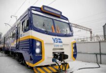 Потяги в Україні прямують із багатогодинним запізненням через зледеніння контактної мережі, — «Укрзалізниця»