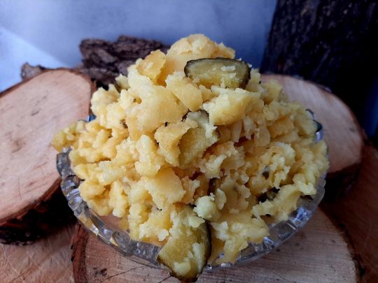 Картопляний салат із солоними огірками: є один важливий лайфхак у його приготуванні