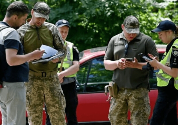 В Украине могут обязать работников ТЦК носить нагрудные жетоны: что предусматривает законопроект