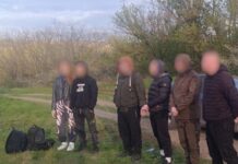Вез мужчин до границы: в Одесской области задержали водителя-военнослужащего