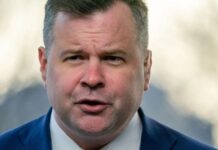 Трамп назначил застройщика главой Национальной разведки США